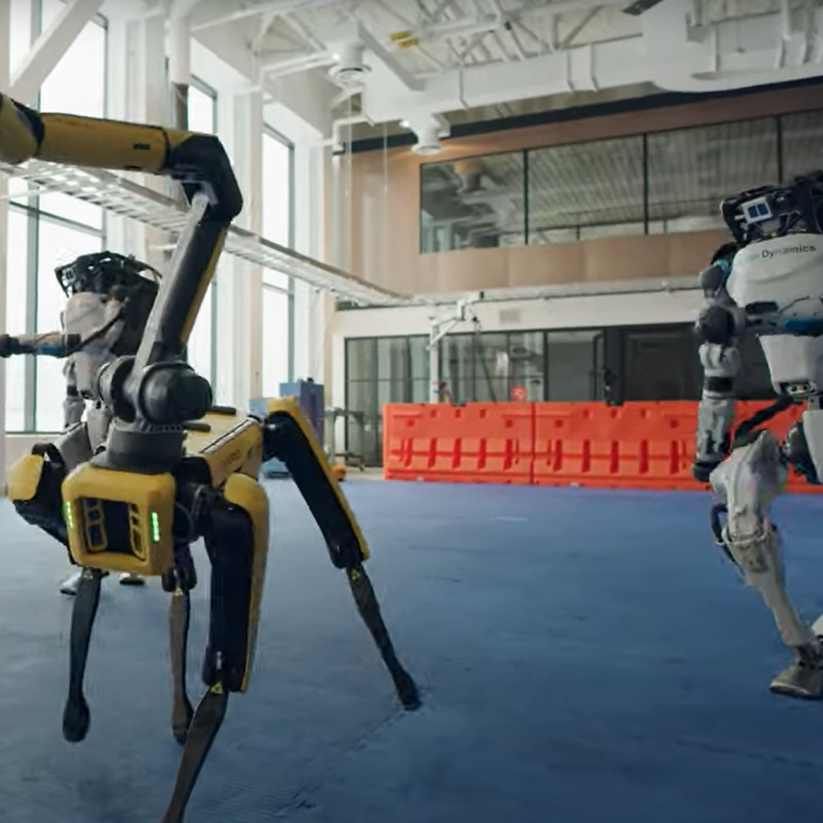 Robot dancing 2024 to uptown funk